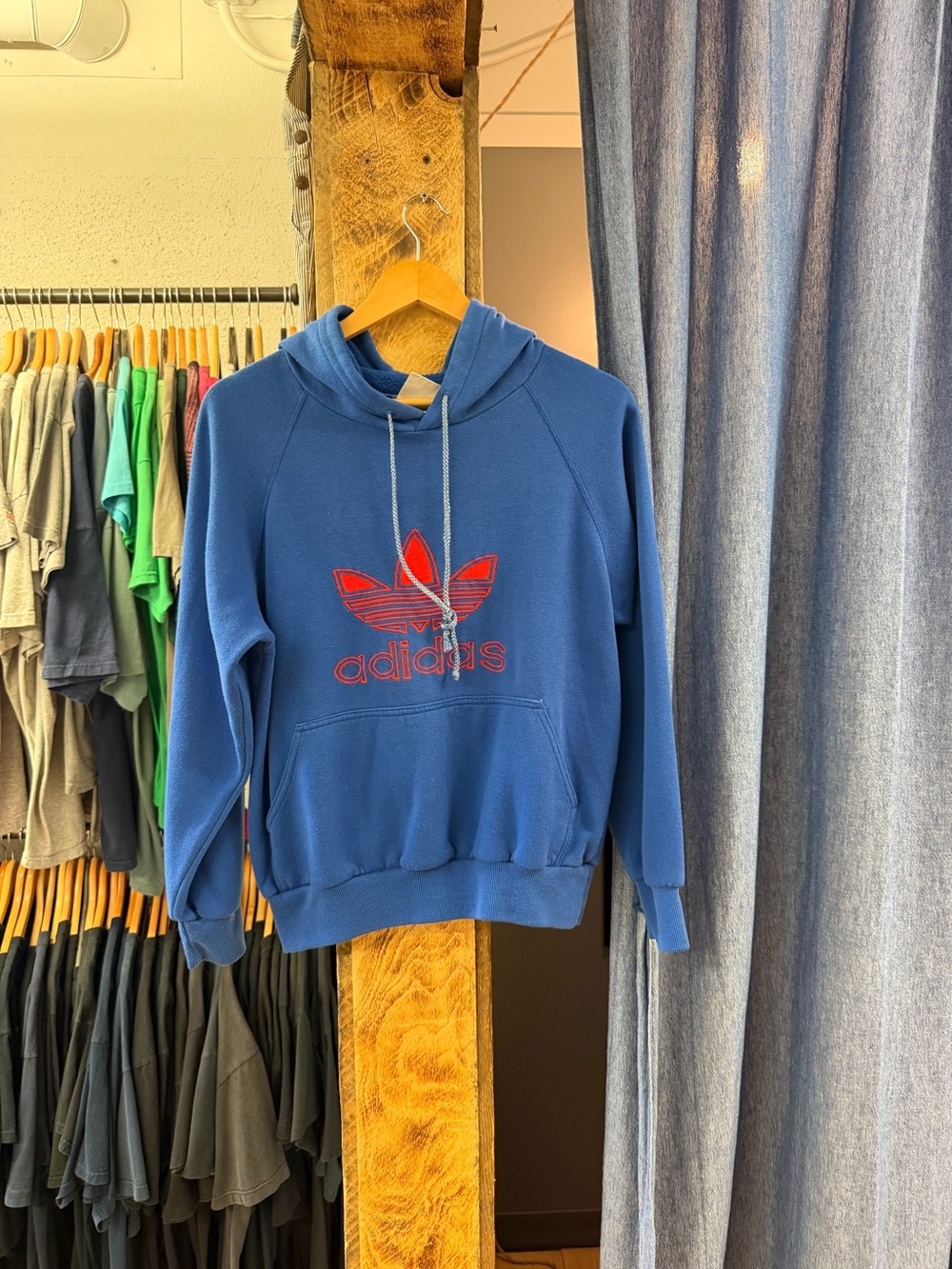 Vimtage adidas blue pullover hoodie